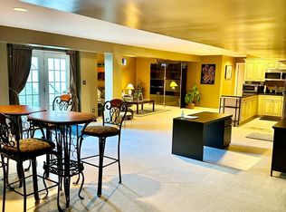 25052 Impala Ct, Chantilly, VA 20152