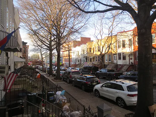 Rented by Block & Lot Real Estate | media 32