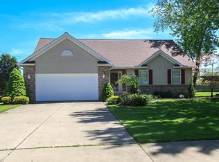 36750 Garretts Cove Dr, Eastlake, OH 44095