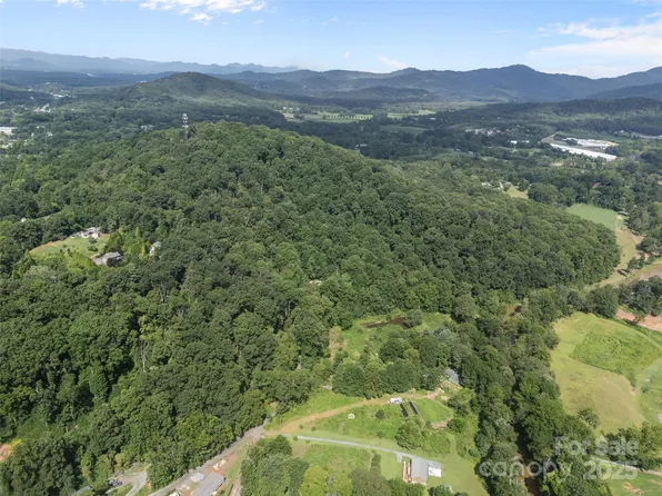 152 Red Rd #17, Swannanoa, NC 28778
