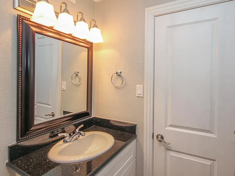 2011 Marshall St #18 — Photo 15