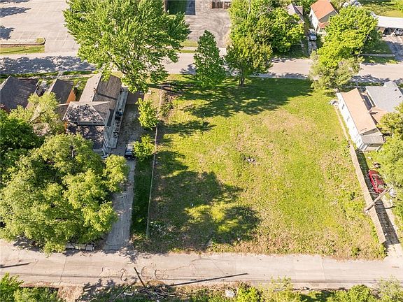 2nd image of 1217 Armstrong Ave