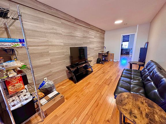 3rd image of 21-01 Steinway St #3D
