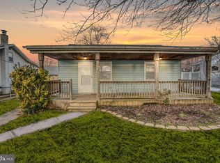 4 Right Rudder Ct, Middle River, MD 21220