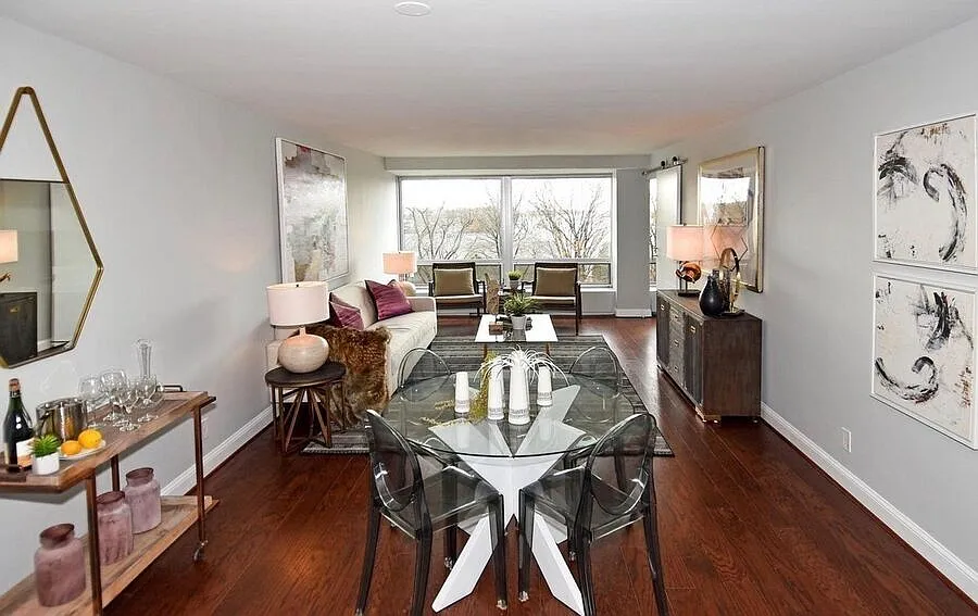 Sunny in Southwest! Spacious 1 Bedroom w/ Water Views & all Utilities Included! — Photo 2