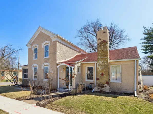 485 3rd St, Prairie Du Sac, WI 53578