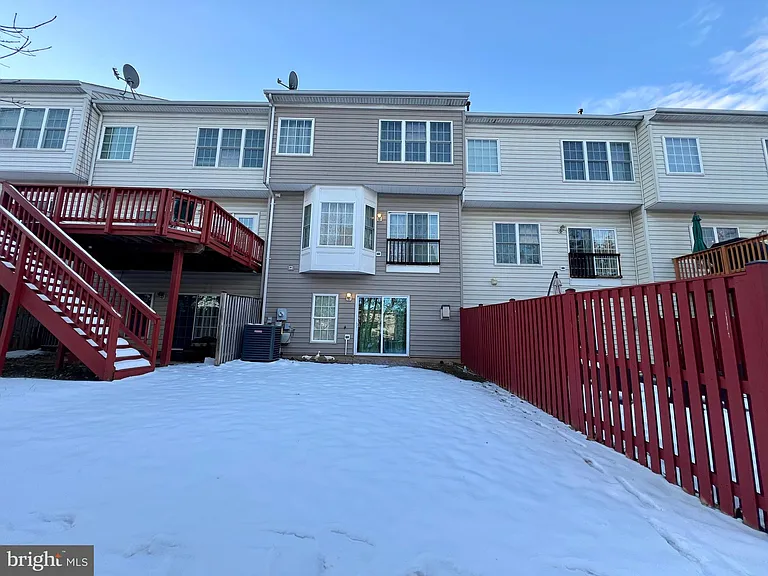 21831 Ladyslipper Sq — Photo 47