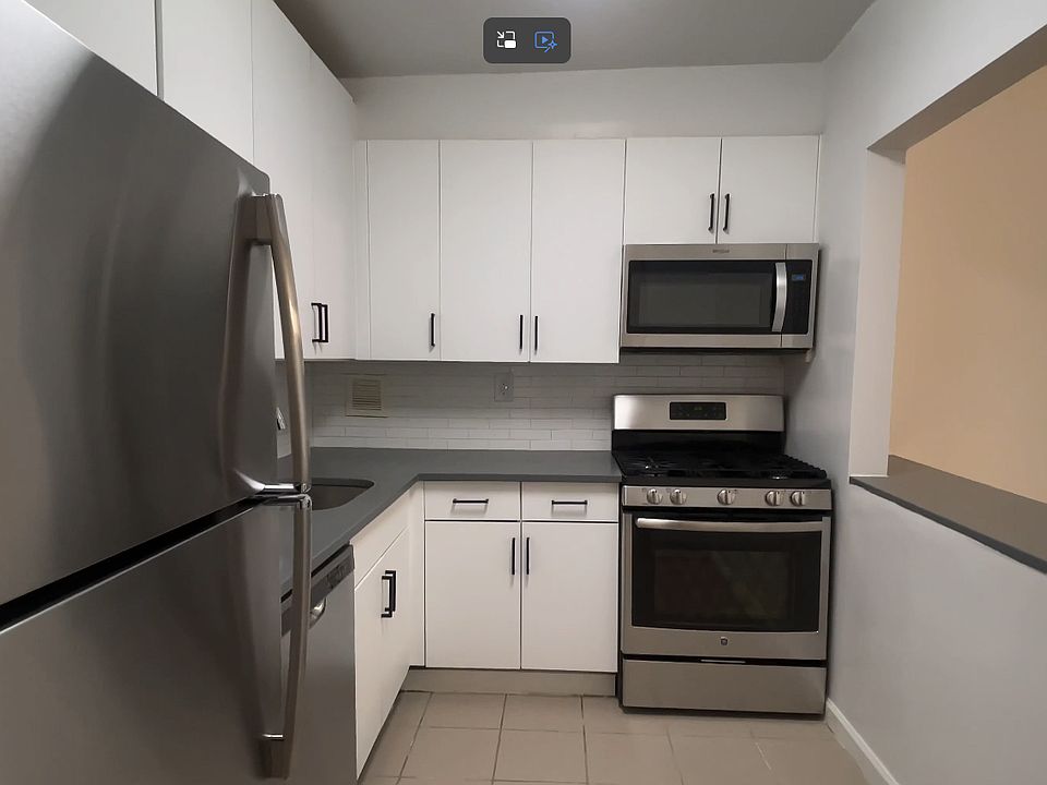 1st image of 32 River Ct #1510