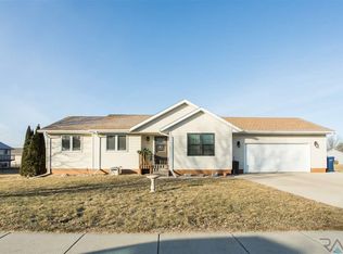301 S Main Ave, Garretson, SD 57030