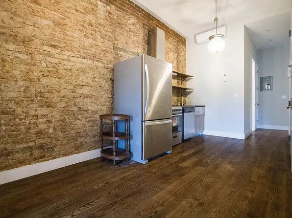 1347 Hancock Street image 2 of 11