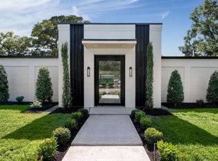 11 Inwood Oaks Dr, Houston, TX 77024