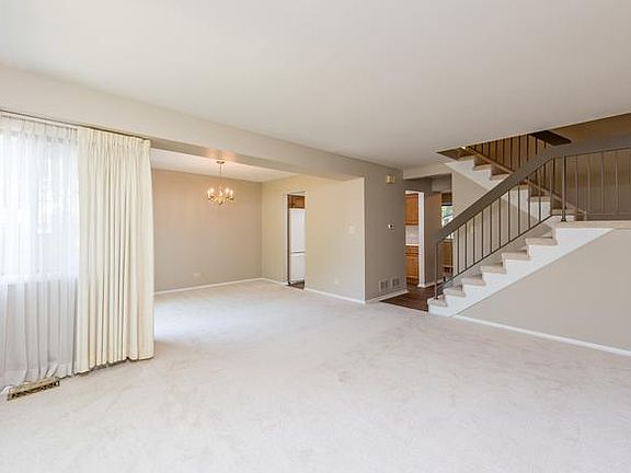 3rd image of 801 Hughes Pl