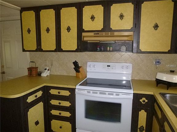 3rd image of 212 Hillside Dr