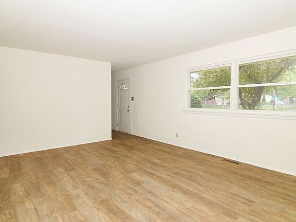 2nd image of 5032 N Richardt Ave