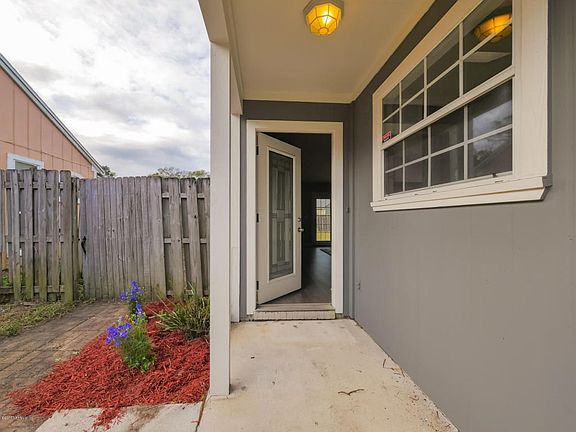 14127 Drakes Point Dr-2