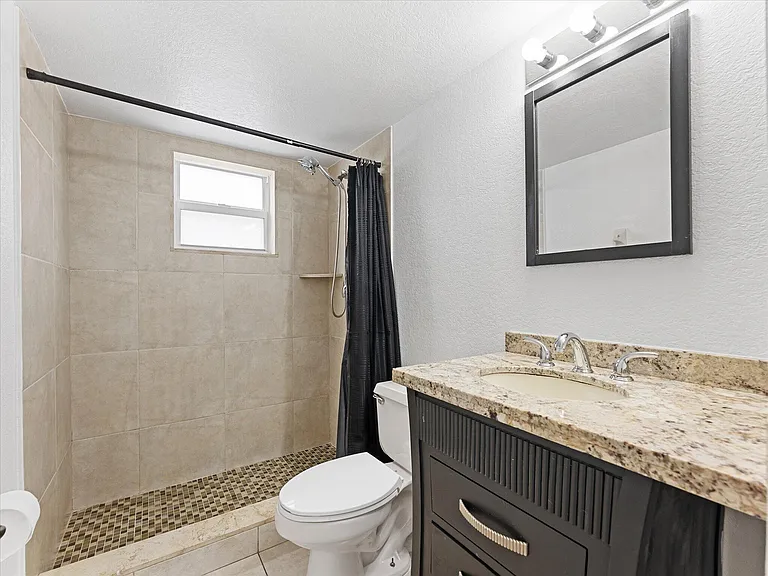 241 SE 9th Ave #104 — Photo 4