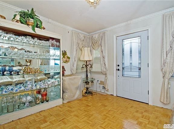 5th image of 1622 Estelle Ave