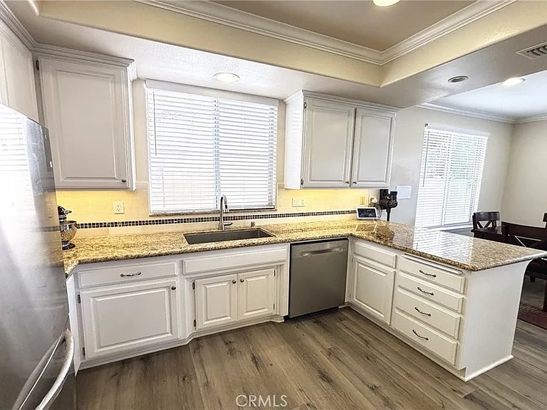 2211 Dufour Ave #B — Photo 13
