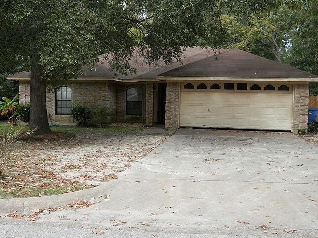 1st image of 304 Echo Ln