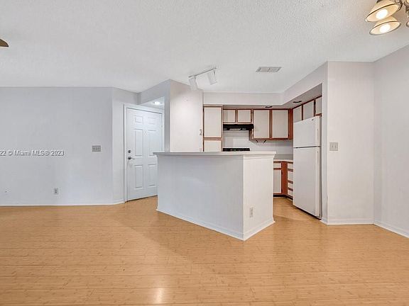 4th image of 3360 Pinewalk Dr N APT 1314