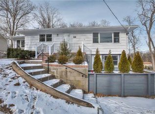 60 Shirley St, Wading River, NY 11792