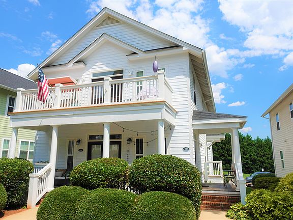 3rd image of 11 B Oakhurst Ave #1