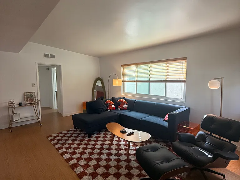 2529 Abbot Kinney Blvd #1/2 — Photo 3