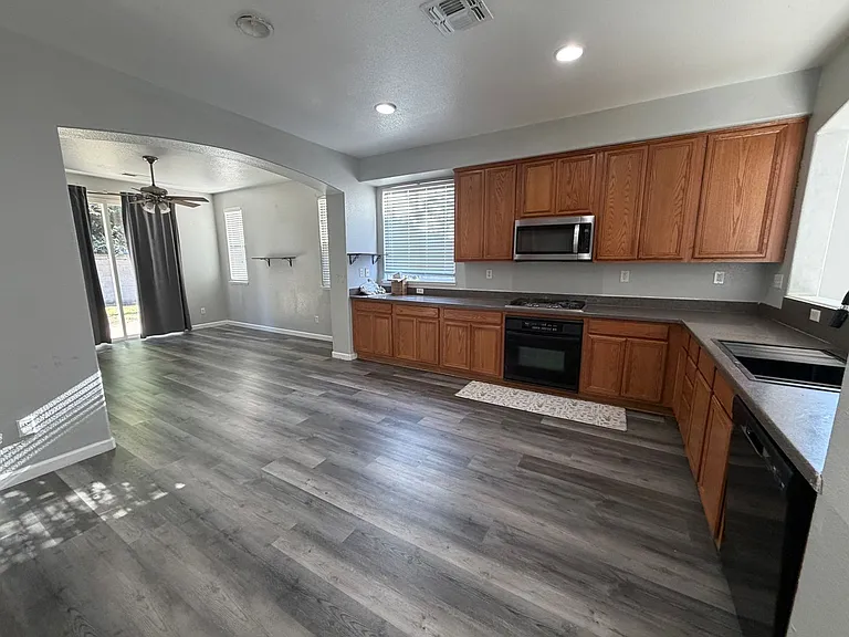 3656 Libby Ln — Photo 7