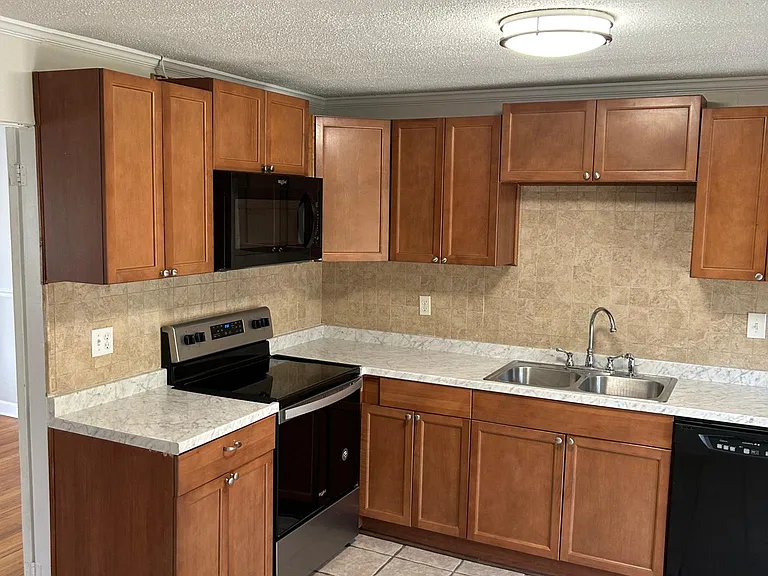 3918 Camellia Dr — Photo 8
