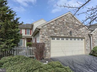 2276 Southpoint Dr, Hummelstown, PA 17036