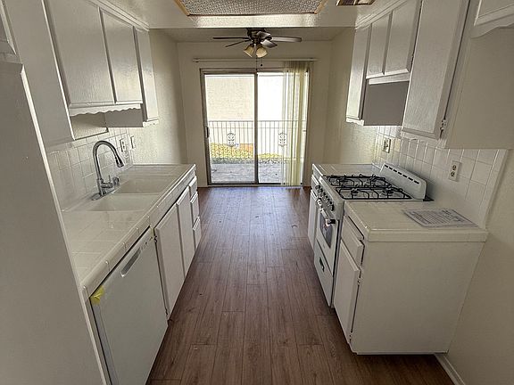 3rd image of 5625 Santa Anita Ave #207