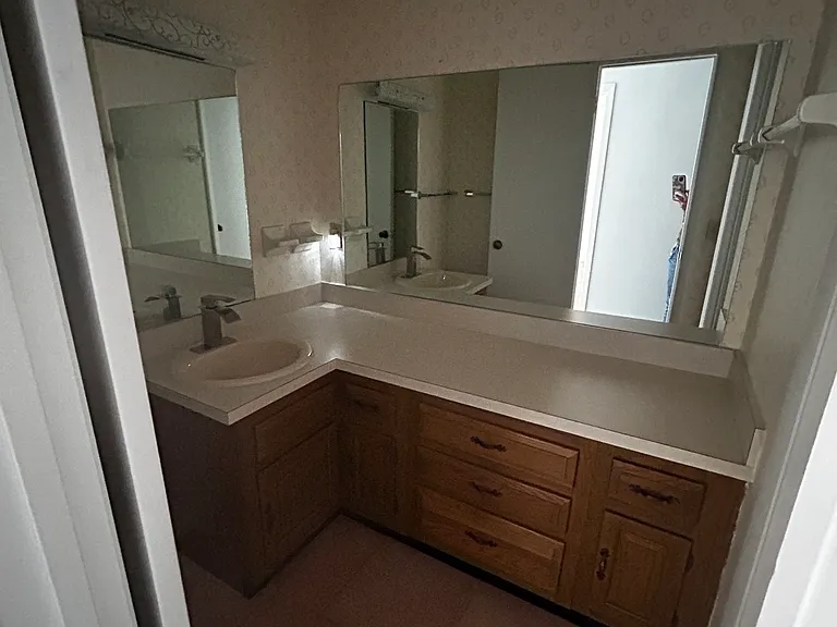 162 NW Palmetto Blvd — Photo 30