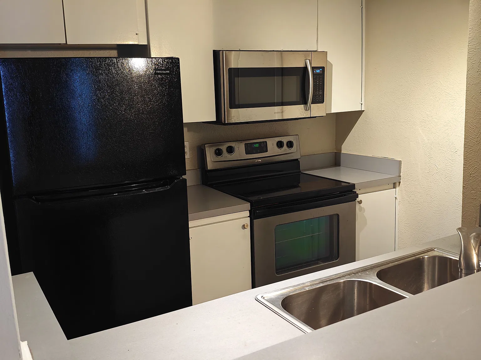 2 bed, 841 sqft, $1,400 — Photo 3