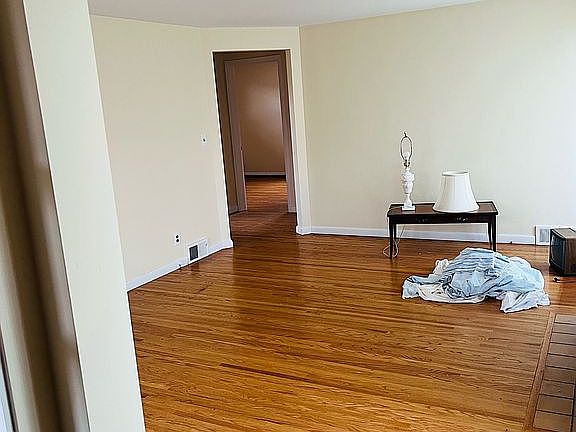 3rd image of 189 Cortland Ave