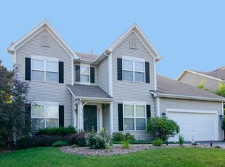 1232 Boxwood Dr, Crystal Lake, IL 60014