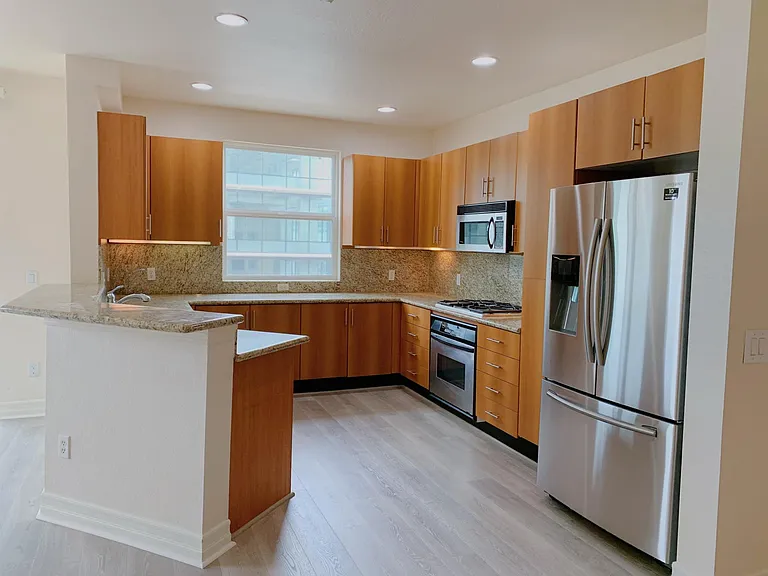550 Park Blvd #2407 — Photo 3