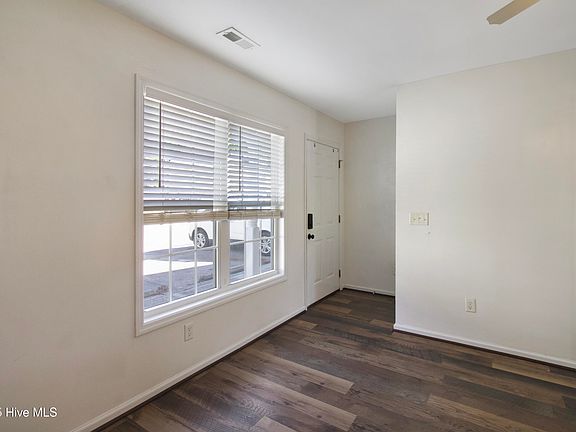 2nd image of 134 Cornerstone Pl