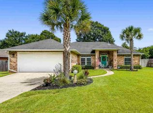 316 Twisted Oak Dr, Cantonment, FL 32533