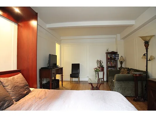 Sold by Aclawrence | media 14