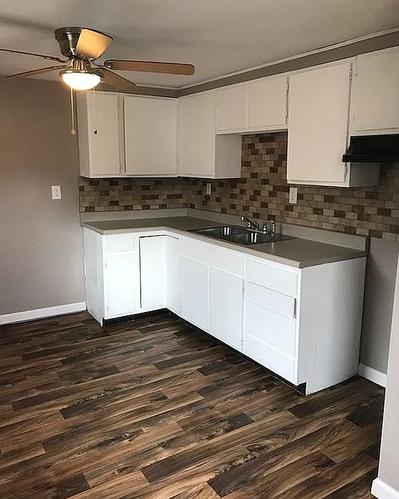 Rear unit kitchen
