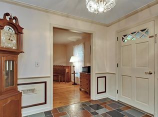 10 Highfield Ter, North Caldwell, NJ 07006