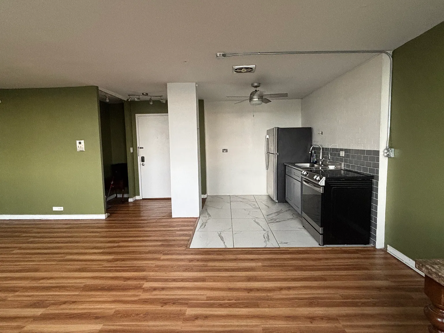 1 bed, 700 sqft, $1,100 — Photo 2