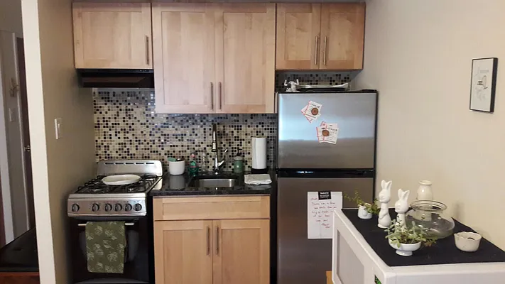 Rented by The MJS Group NY LLC | media 18