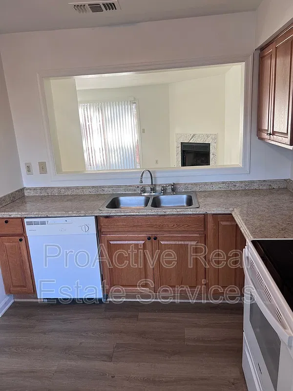 2 bed, 2.5 bath, $1,900 — Photo 3