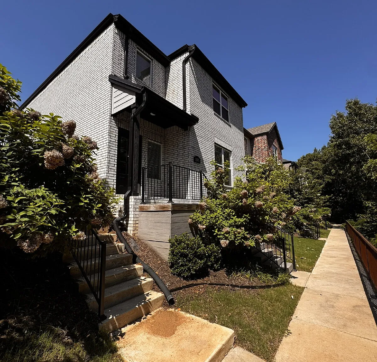 4 bed, 2.5 bath, 2038 sqft, $2,300 — Photo 1
