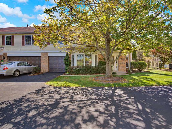 2nd image of 10111 Cambridge Dr