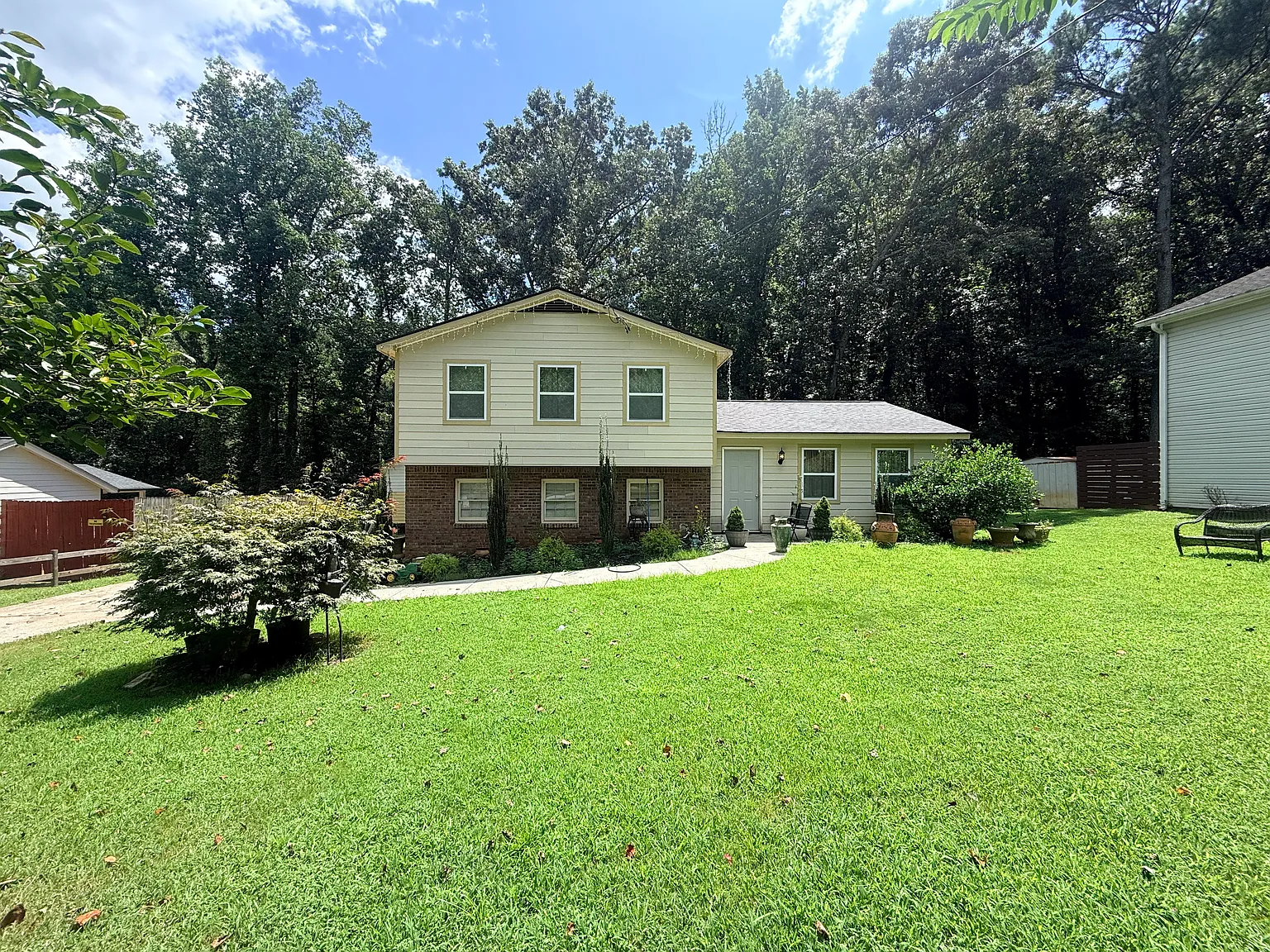 4 bed, 1680 sqft, $2,800 — Photo 2