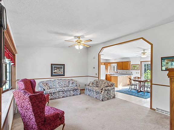 5th image of 353 S Main Lime