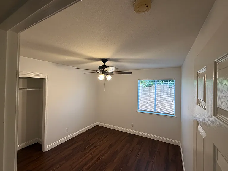 6295 N Babigian Ave — Photo 10