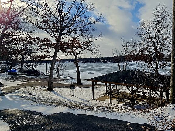 2nd image of 5623 Sylvan Dr